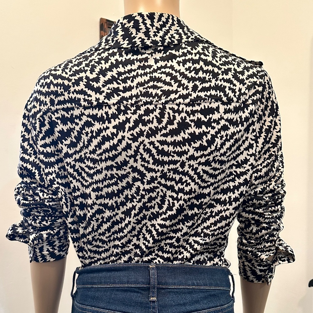 Tory Burch 100% Silk Button Down Sz M - Picture 3 of 6